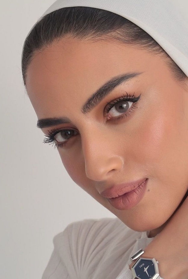 خطوات مكياج ناعم للمحجبات من يارا النملة 2021