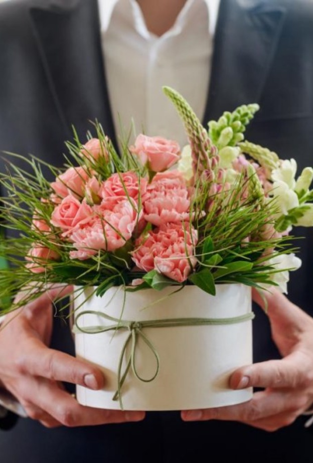  يُفضل ان تكون الهدية خلال الزيارة عامة ولا تخص العروس