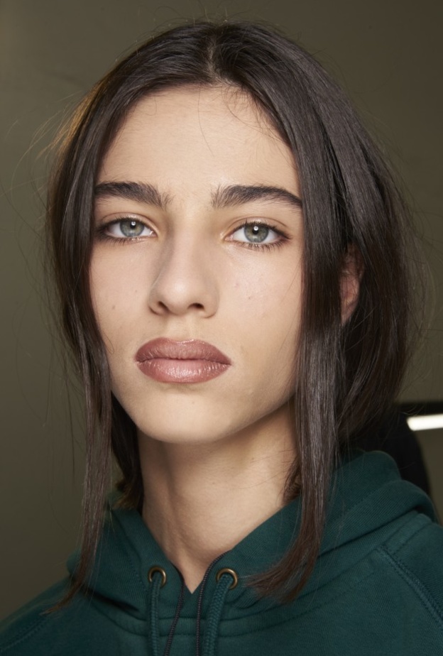  أفضل أنواع كريم العيون لهذا الموسم