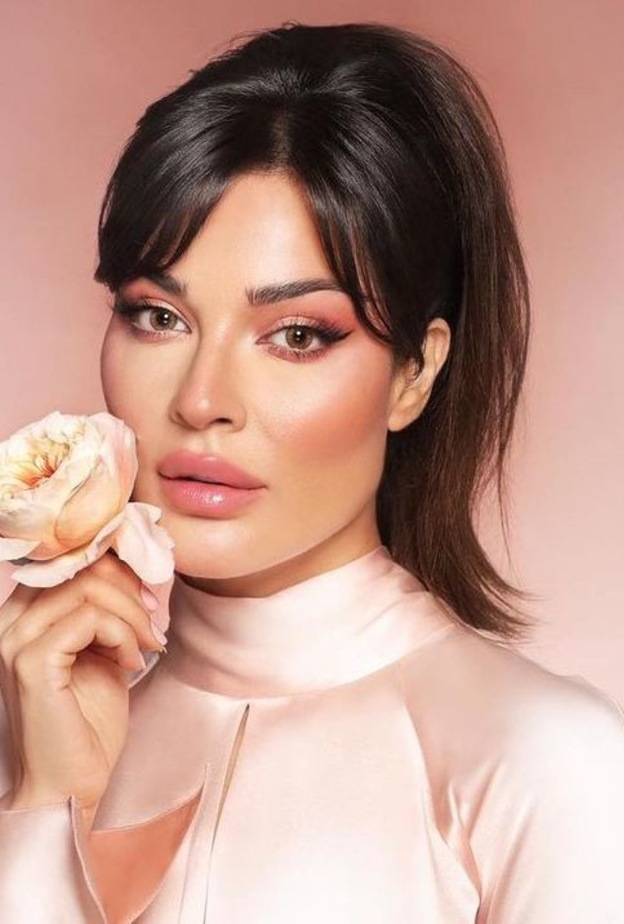  مكياج زهري ناعم على طريقة نادين نجيم