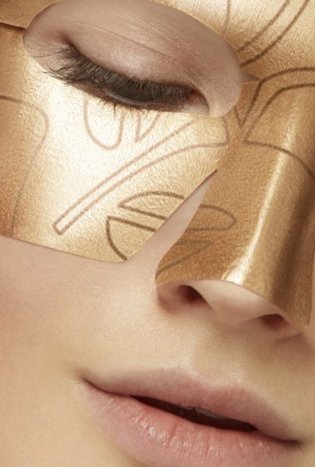 Lancôme تعلن عن ماسك معزّز بالذهب لإشراقة ذهبية