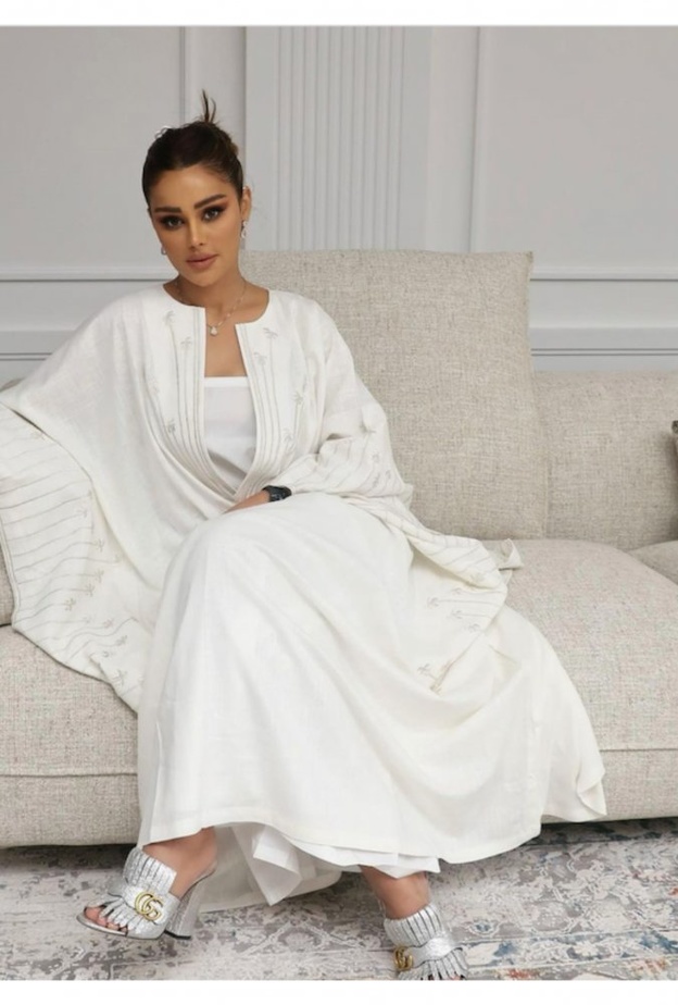 اطلالات رمضانية فاخرة من وحي عهود العنزي