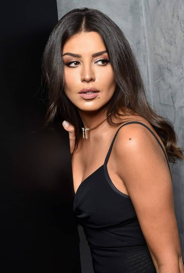 توقعات الأبراج للممثلة أمل بوشوشة