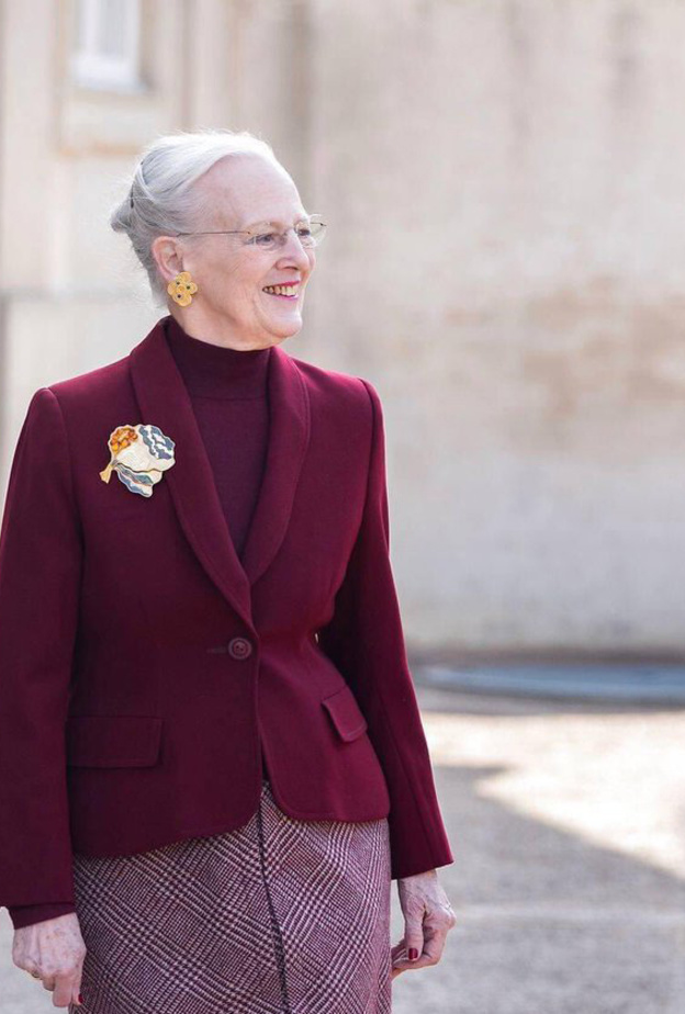 جولات الملكة مارغريت الثانية باليخت الملكي