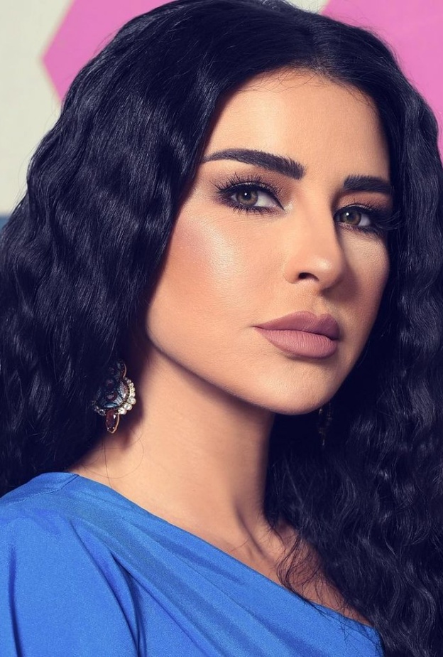 صيحات جمالية مع المكياج البرونزي مستوحاة من ماغي بو غصن