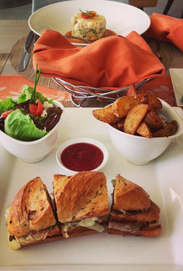 أشهر المطاعم في جدة مقهى ومطعم Amara