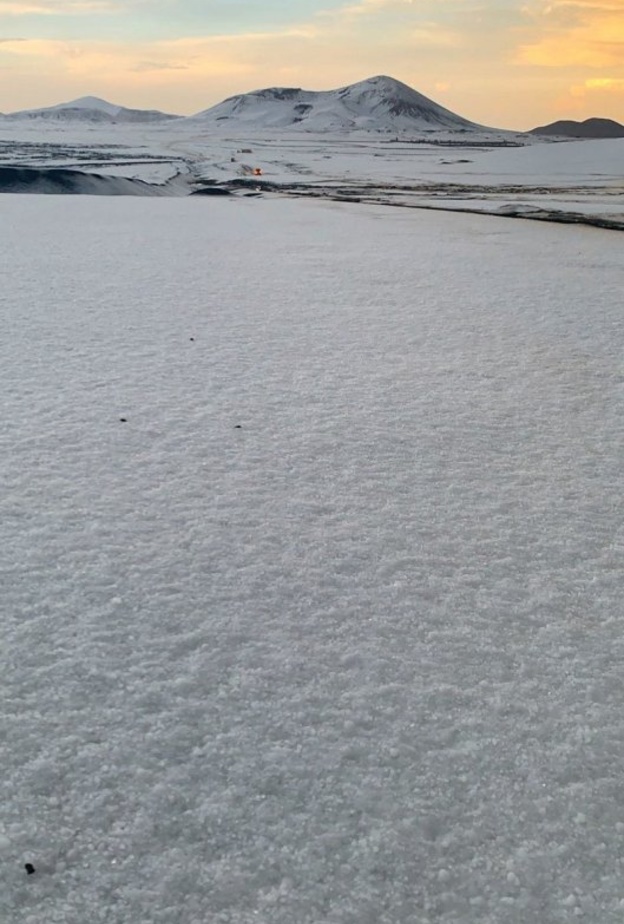 لوحات طبيعية ساحرة للثلوج في منطقة الرأس الأبيض بالسعودية - المصور السعودي عبدالله السليمي