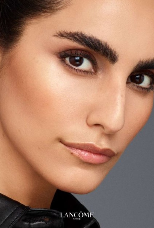 اصبع الفاونديشن Teint Idole Ultra Wear من Lancôme