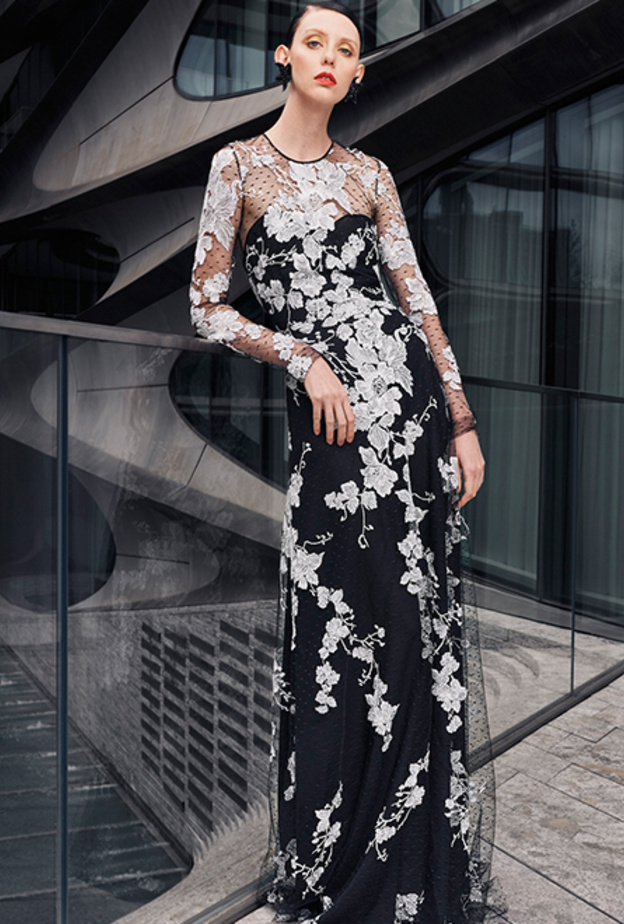 موديلات فساتين سهرة 2021 مع الدانتيل الابيض من وحي دار Naeem Khan