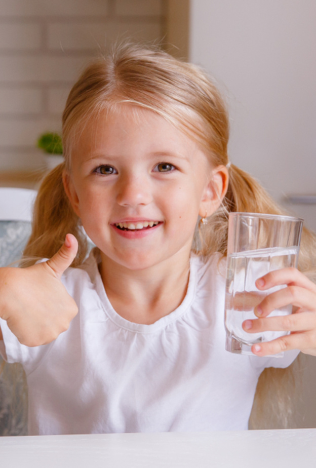 الدوخة عند الاطفال تجنبيها بتشجيعهم على تناول كميات كبيرة من الماء والسوائل في رمضان