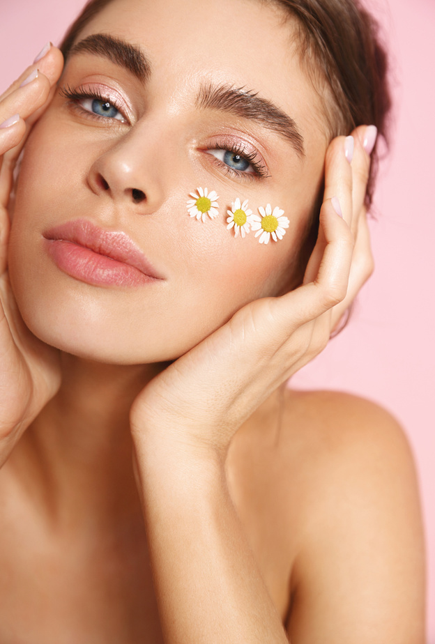  الألوة فيرا يساعد على توريد الخدود طبيعياً