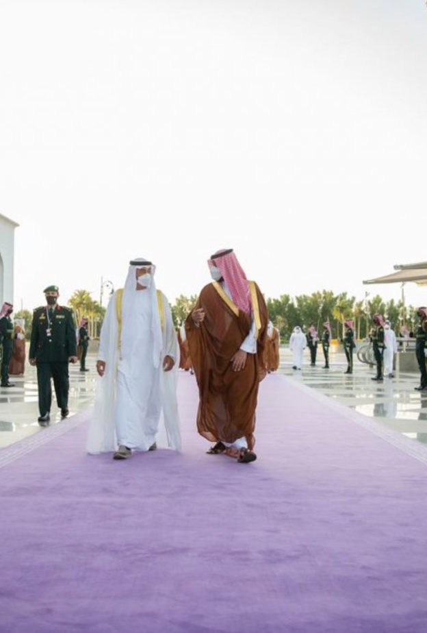 المملكة تختار اللون البنفسجي لوناً لسجاد مراسم استقبال ضيوفها وزائريها