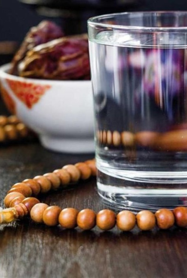 ماهي الكمية الصحيحة لشرب الماء في رمضان