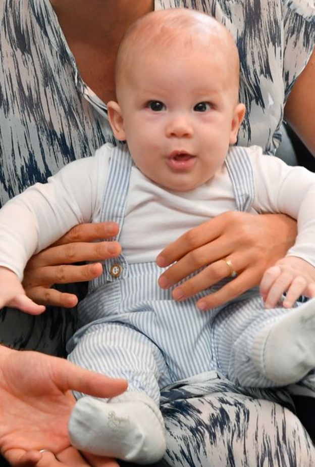 العائلة المالكة البريطانية تهنئ آرتشي بعيد ميلاده الثاني