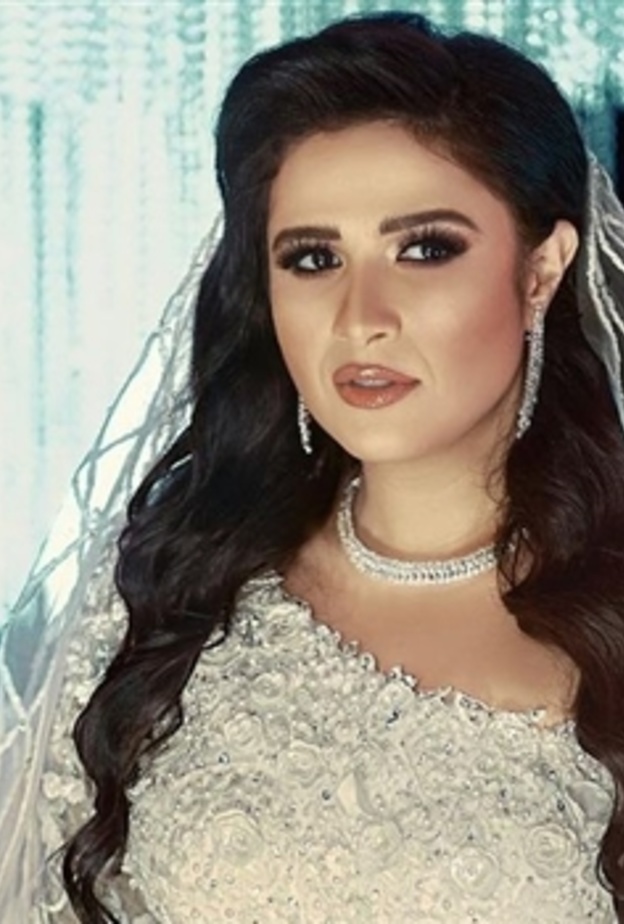 ياسمين عبد العزيز تلغي متابعة مؤلف مسلسلها