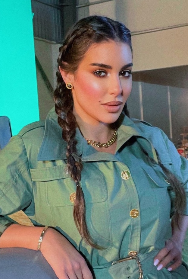 طريقة عمل تسريحات الضفائر لإطلالة يومية ناعمة في شهر رمضان بأسلوب النجمات