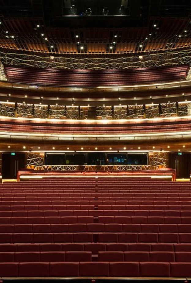  الحفل الهولوغرامي الأول للفنان الراحل عبدالحليم حافظ