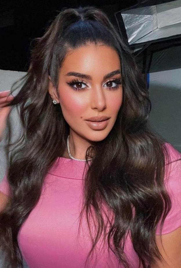 طريقة عمل تسريحات شعر مختلفة مستوحاة من ياسمين صبري