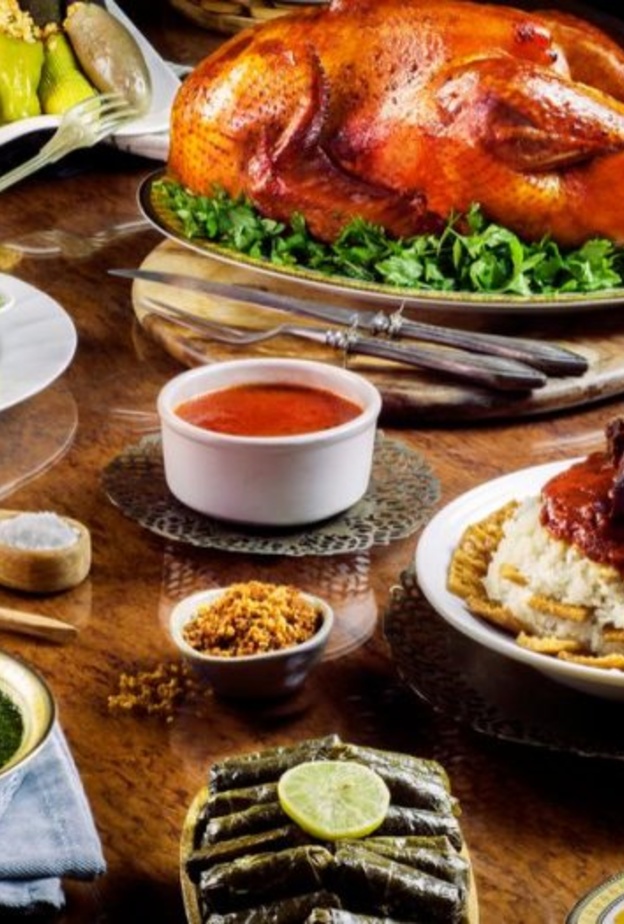 تعدد الأصناف في سفرة العيد يسبب التلبك المعوي