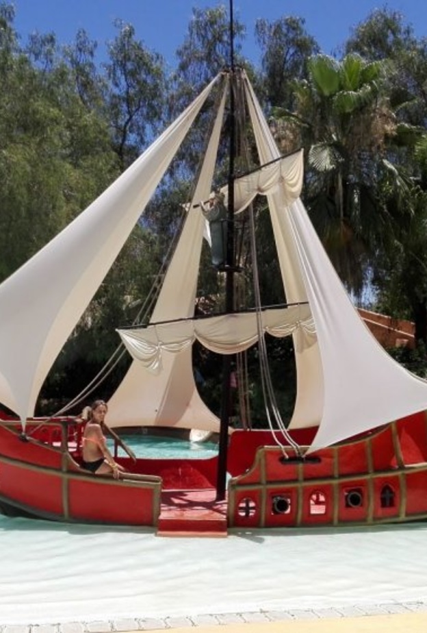 العيد في المغرب مدينة الملاهي المائية Oasiria، مراكش