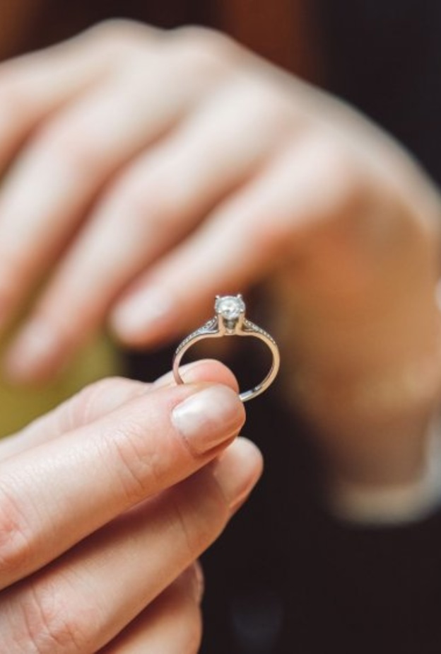 كيف تتصرف العروس عند إلغاء حفل الزفاف أو تأجيله