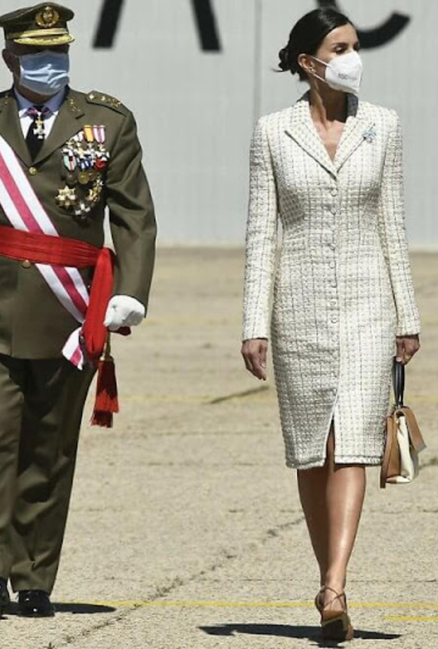 الملكة ليتيزيا تزور أكاديمية الطيران العسكرية في كولمينار فيجو