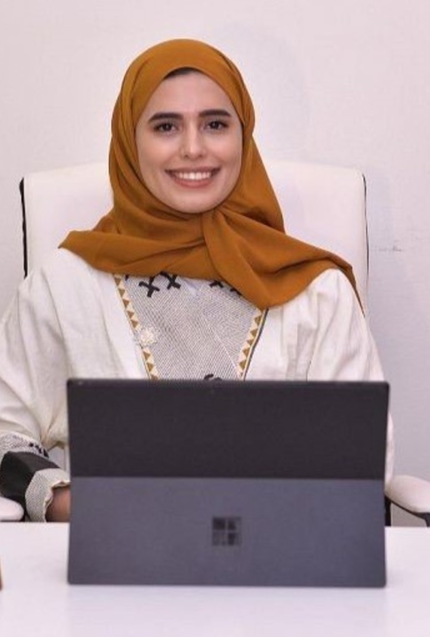 مهندسة البترول فاطمة آل أبوديب المتميزة في المجال الأكاديمي والتطوعي محليا وعالميا 