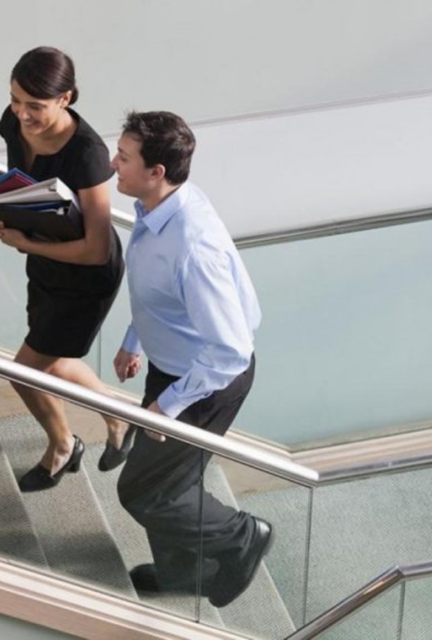 علاقة صعود الدرج بشيخوخة العضلات