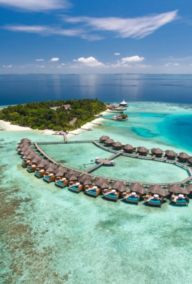 احتفل بالعيد في باروس المالديف