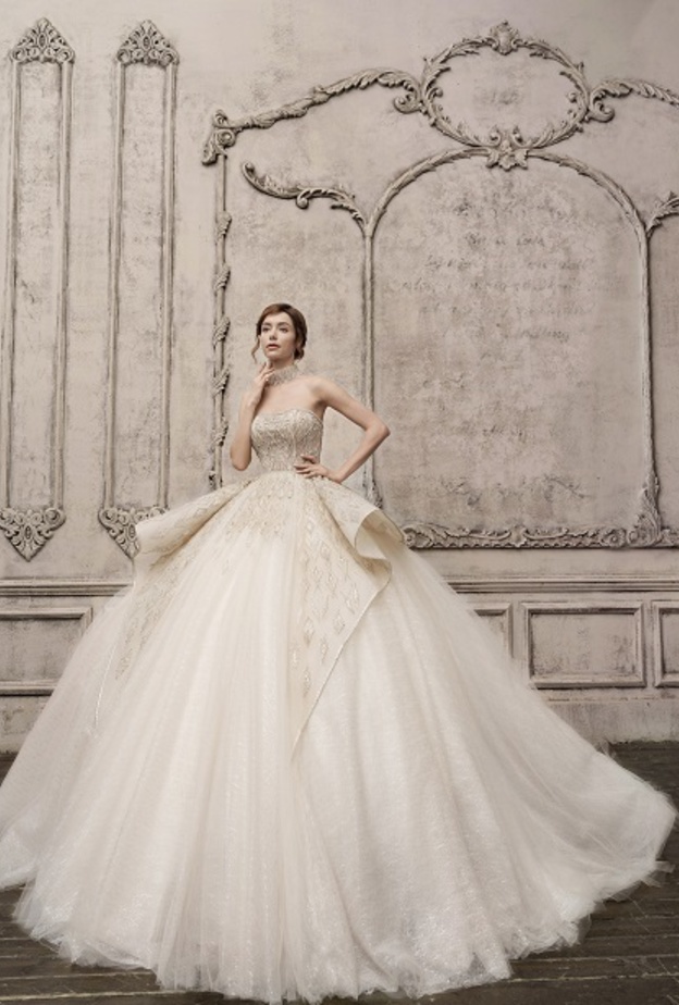 فساتين زفاف ملكية من jimmy choo