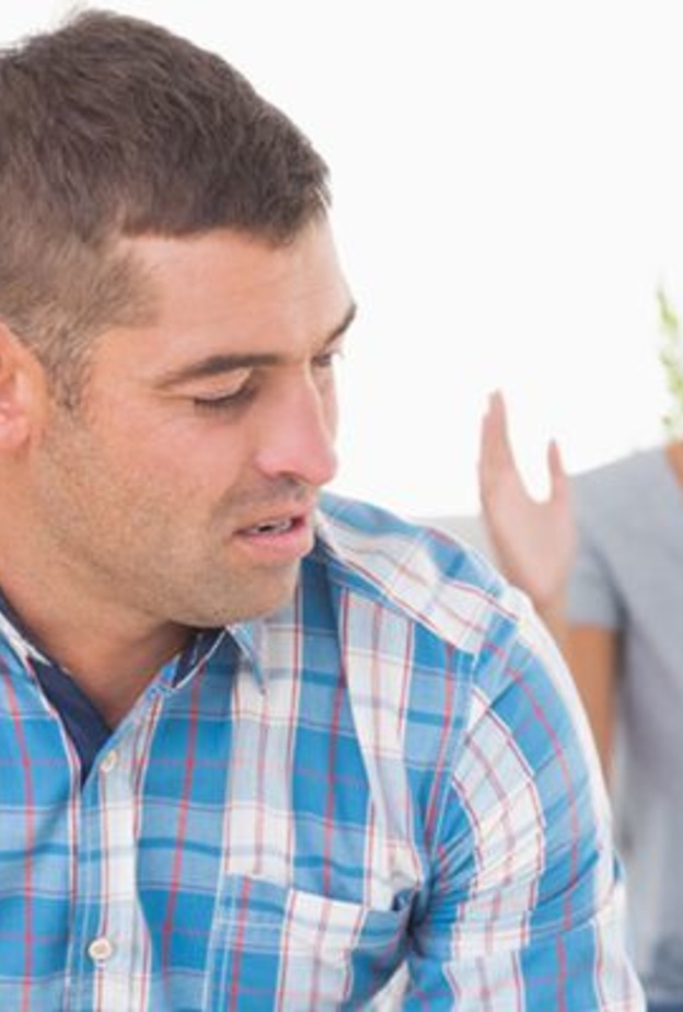 علامات تدل على عدم إحترام الزوجة لزوجها