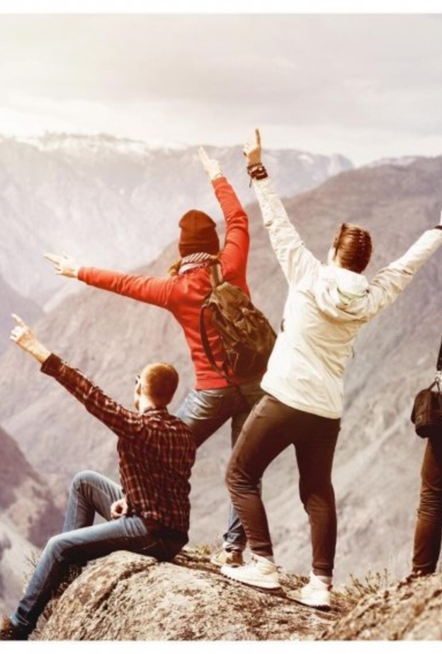 فاجئيه بتنظيم رحلة مع الاصدقاء