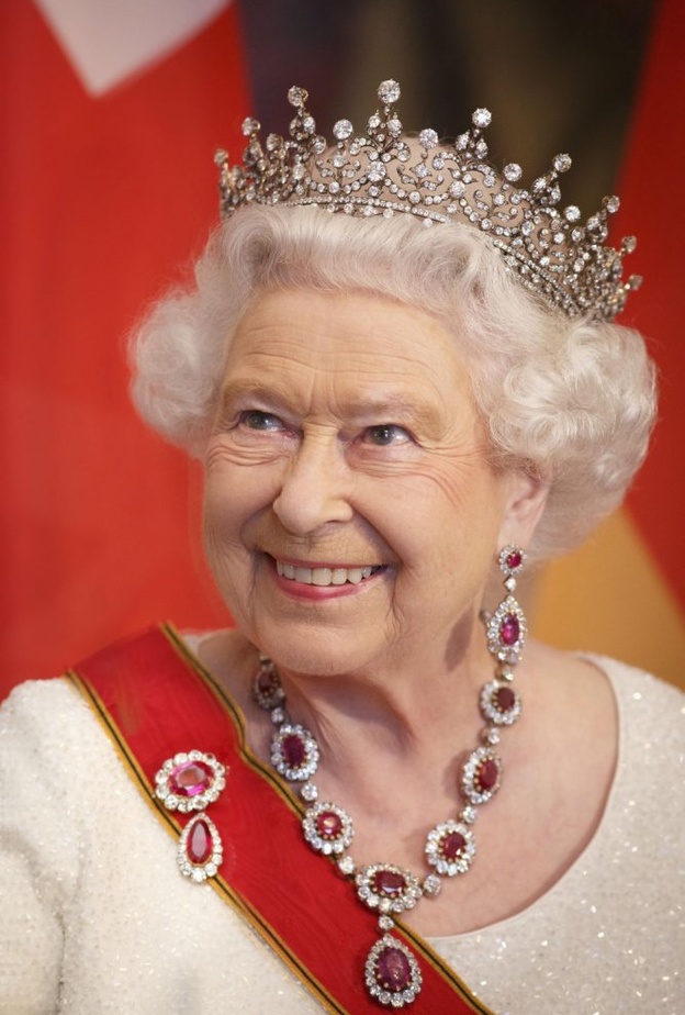 هؤلاء هم أطول أفراد العائلات المالكة حكماً