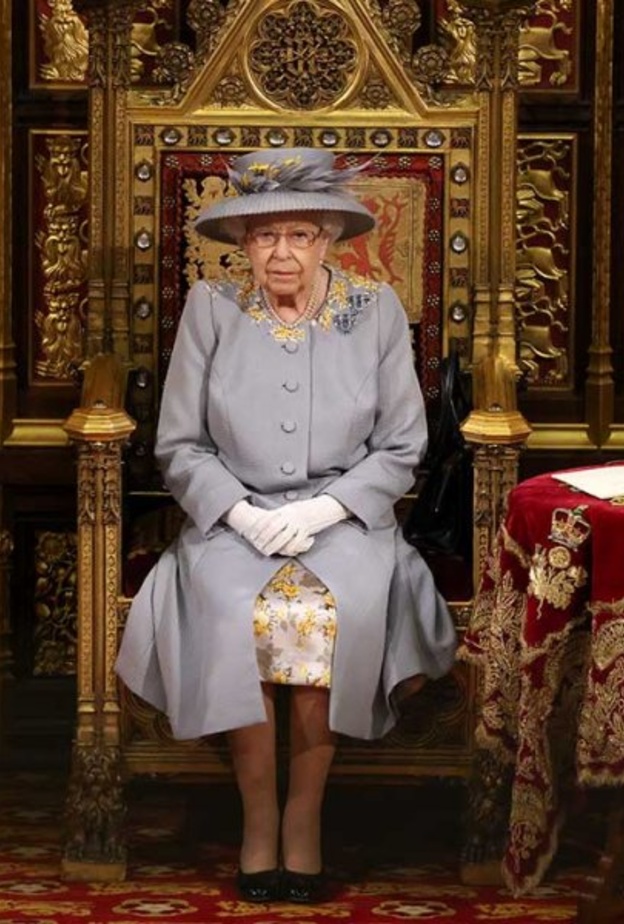 الملكة تظهر بمفردها في افتتاح البرلمان البريطاني