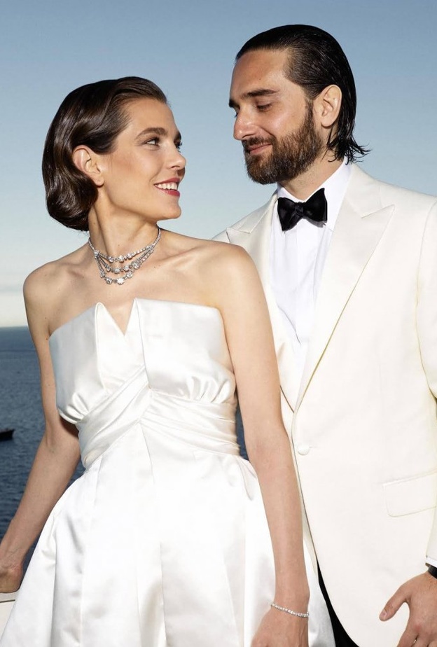 إطلالة شارلوت كاسيراغي Charlotte Casiraghiفي حفل الاستقبال في زفافها