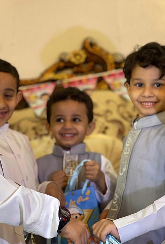 البسمة على وجوه الصغار في عيد الفطر المبارك.