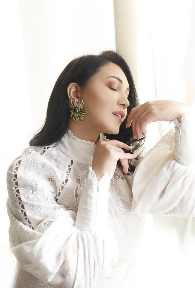 اسماء لمنور بأقراط kasha bali