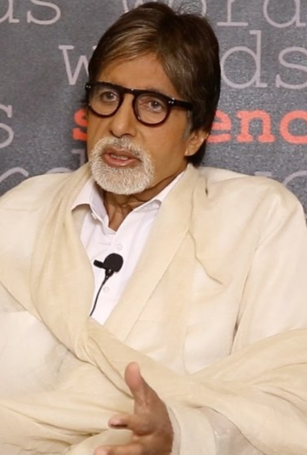 اتهام أميتاب باتشان بعدم تقديم ما يكفي من العون