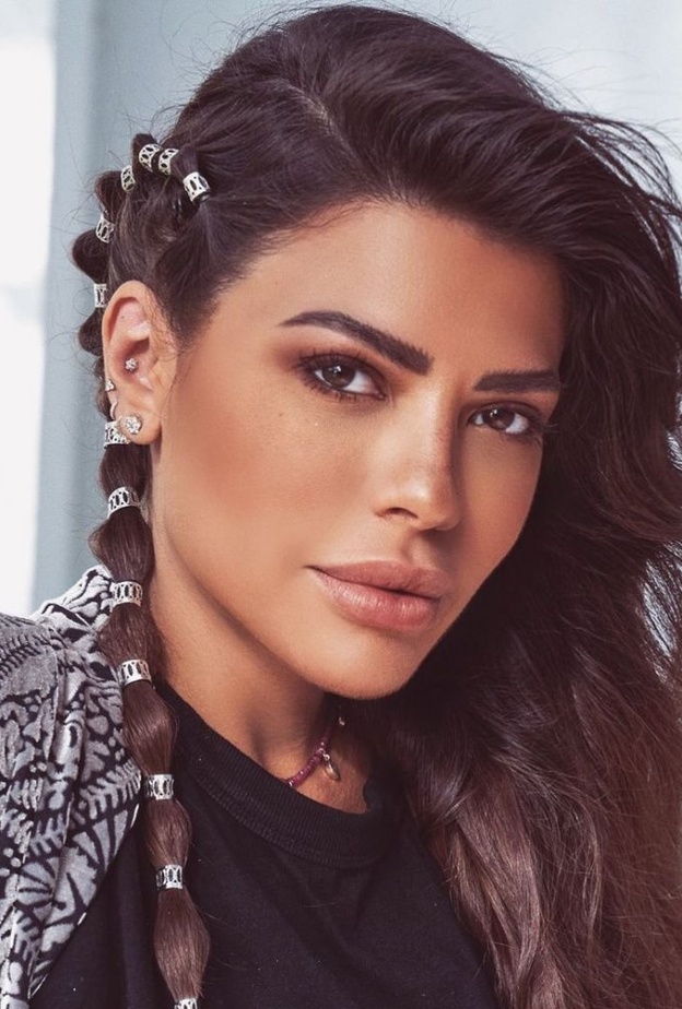 تسريحات شعر ناعمة وملفتة من مدونات الموضة السعوديات