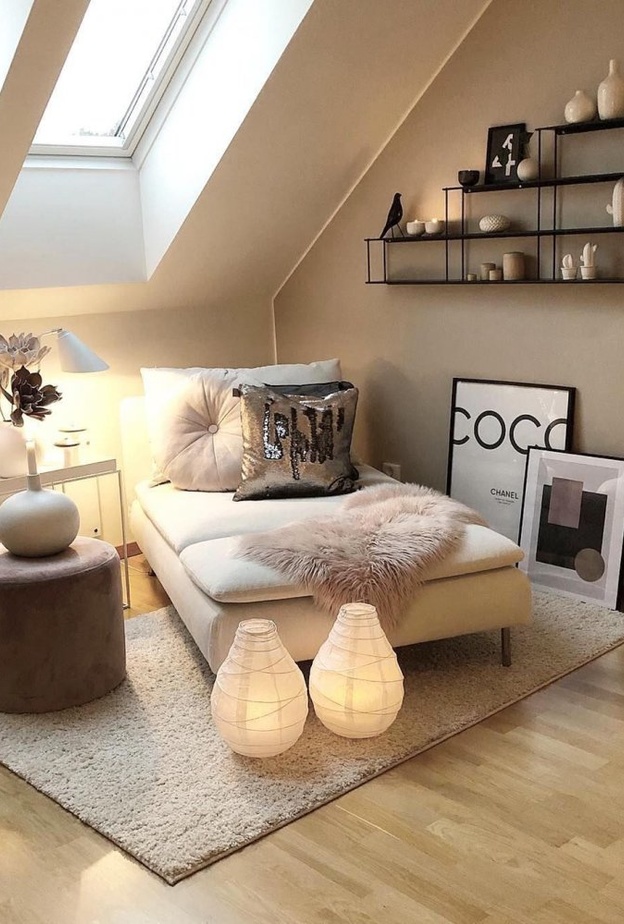 الإنارة الطبيعية معمة في ديكورات ركن الاسترخاء