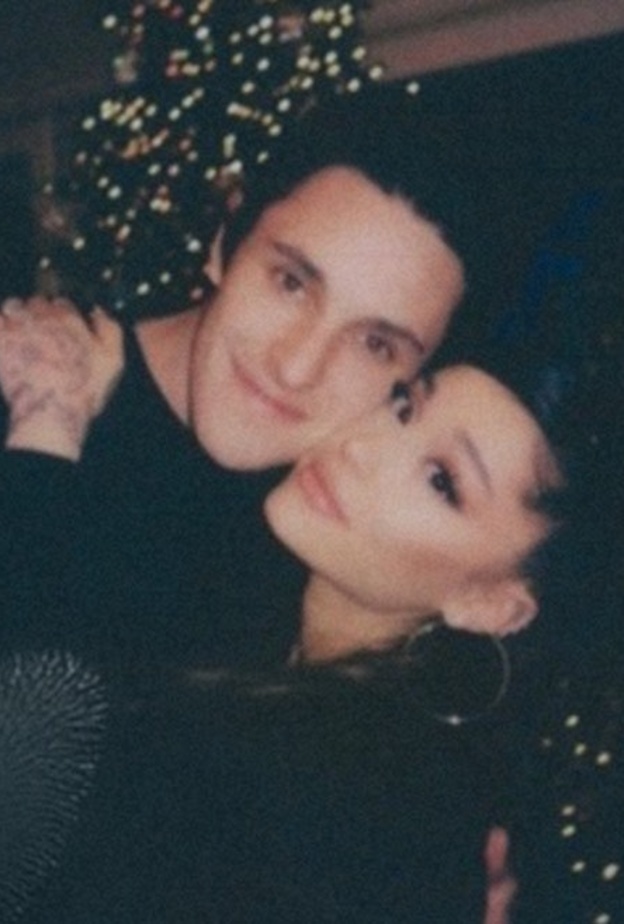 أريانا جراندي و دالتون جوميز