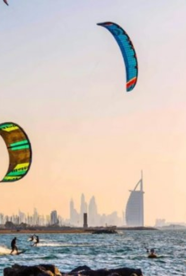 أنشطة شاطئية متنوعة في دبي