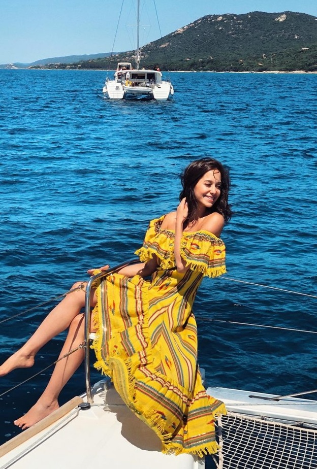 فساتين شهر العسل من لانا الساحلي