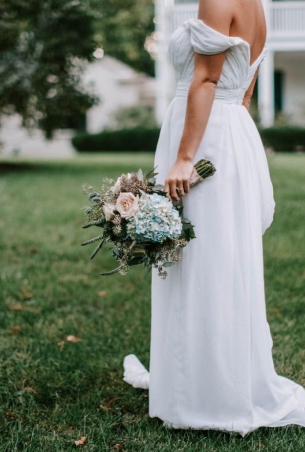  أم سعت لتزويج ابنتها بدفع المال للعريس