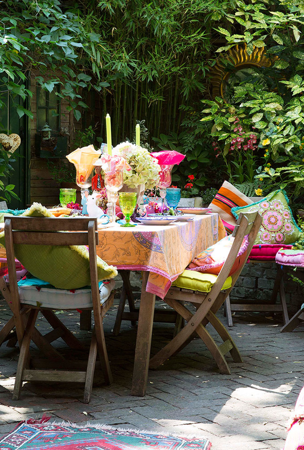 ديكور موائد العيد بألوان زاهية