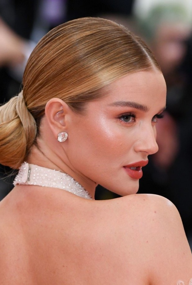  روزي هنتنغتون وايتلي Rosie Huntington-Whiteley