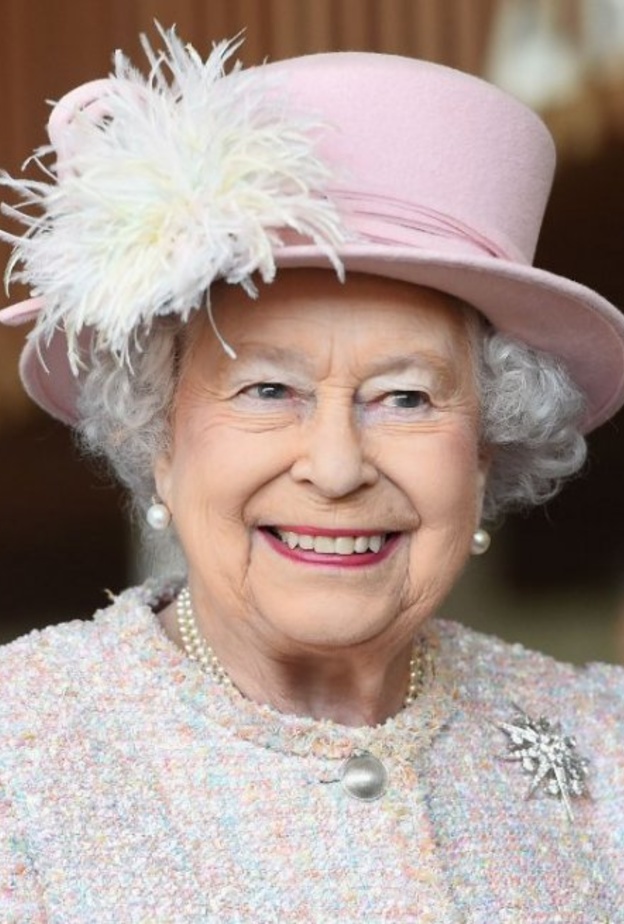 تعرف على 7 أشياء لم تفعلها الملكة إليزابيث الثانية قبل ذلك