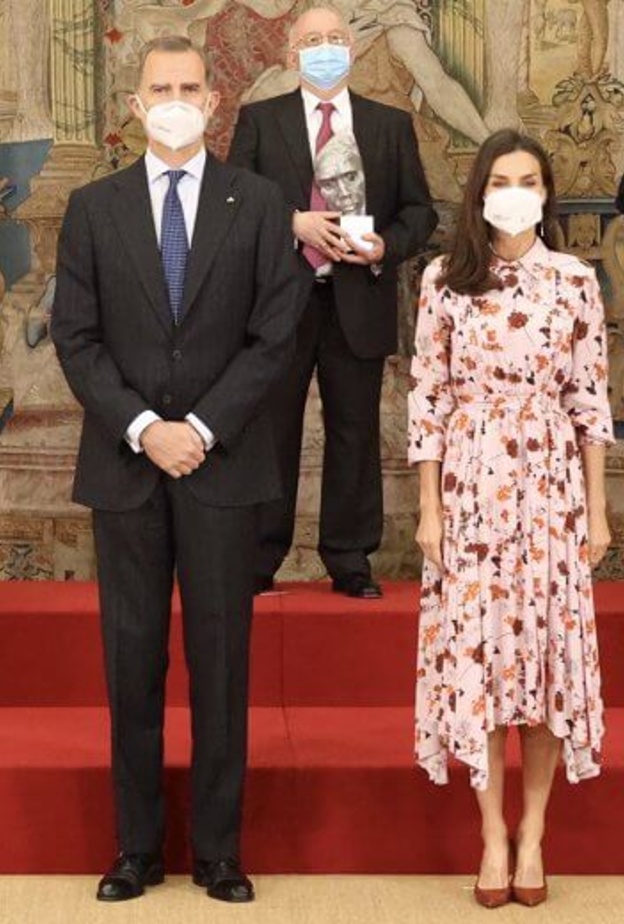 ملك وملكة إسبانيا يسلمان جوائز البحوث الوطنية لعام 2020