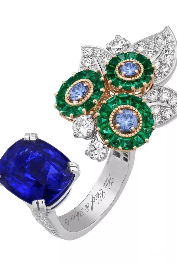 خاتم Flora  من فان كليف آند آربلز Van Cleef & Arpels 