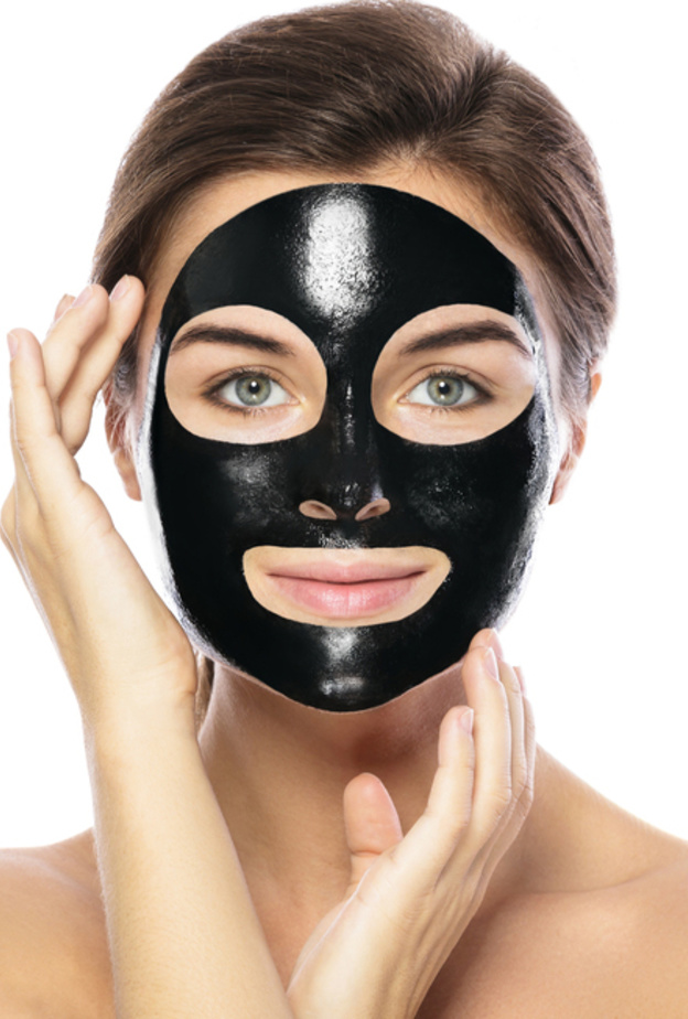  نصائح جمالية عند استخدام ماسك الطين والفحم للتخلص من الرؤوس السوداء